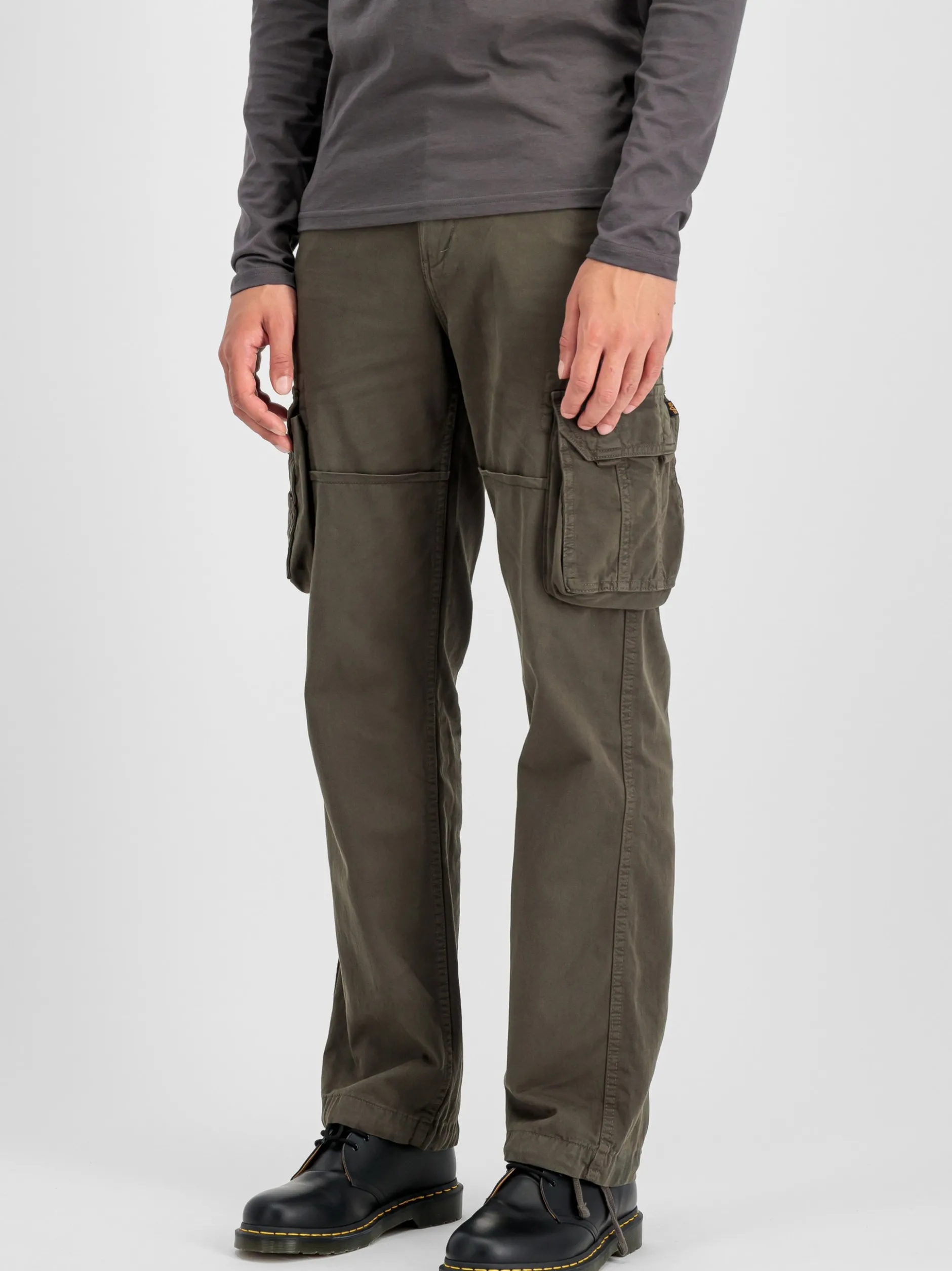 Alpha Industries Herren Hose in grau