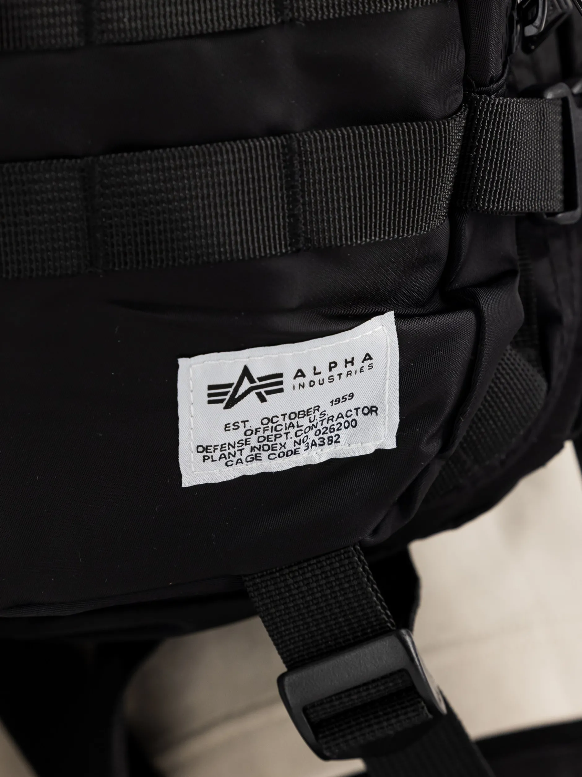Alpha Industries Herren Rucksack in schwarz