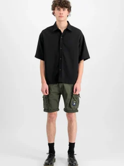 Alpha Industries Herren Shorts in oliv