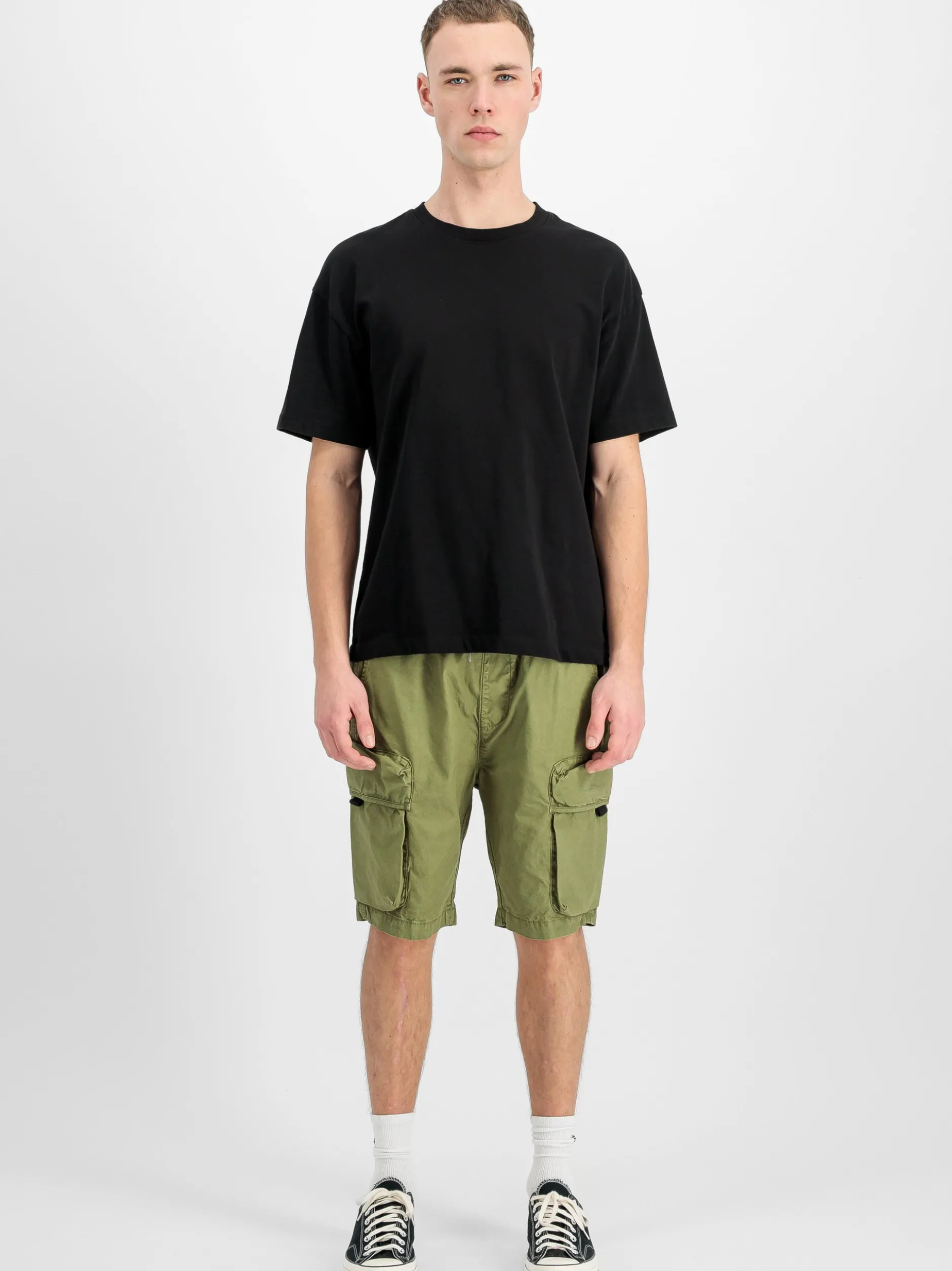 Alpha Industries Herren Shorts in oliv