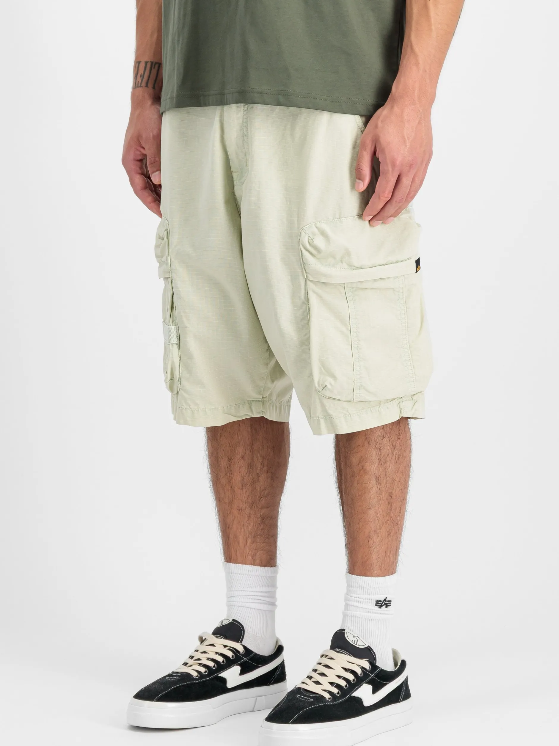 Alpha Industries Herren Shorts in sand