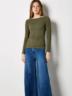 Apricot Damen Langarmshirt in khaki - Ausschnitt: U-Boot