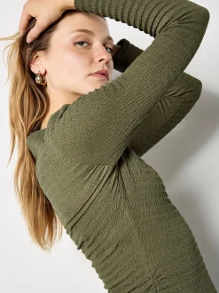 Apricot Damen Langarmshirt in khaki - Ausschnitt: U-Boot