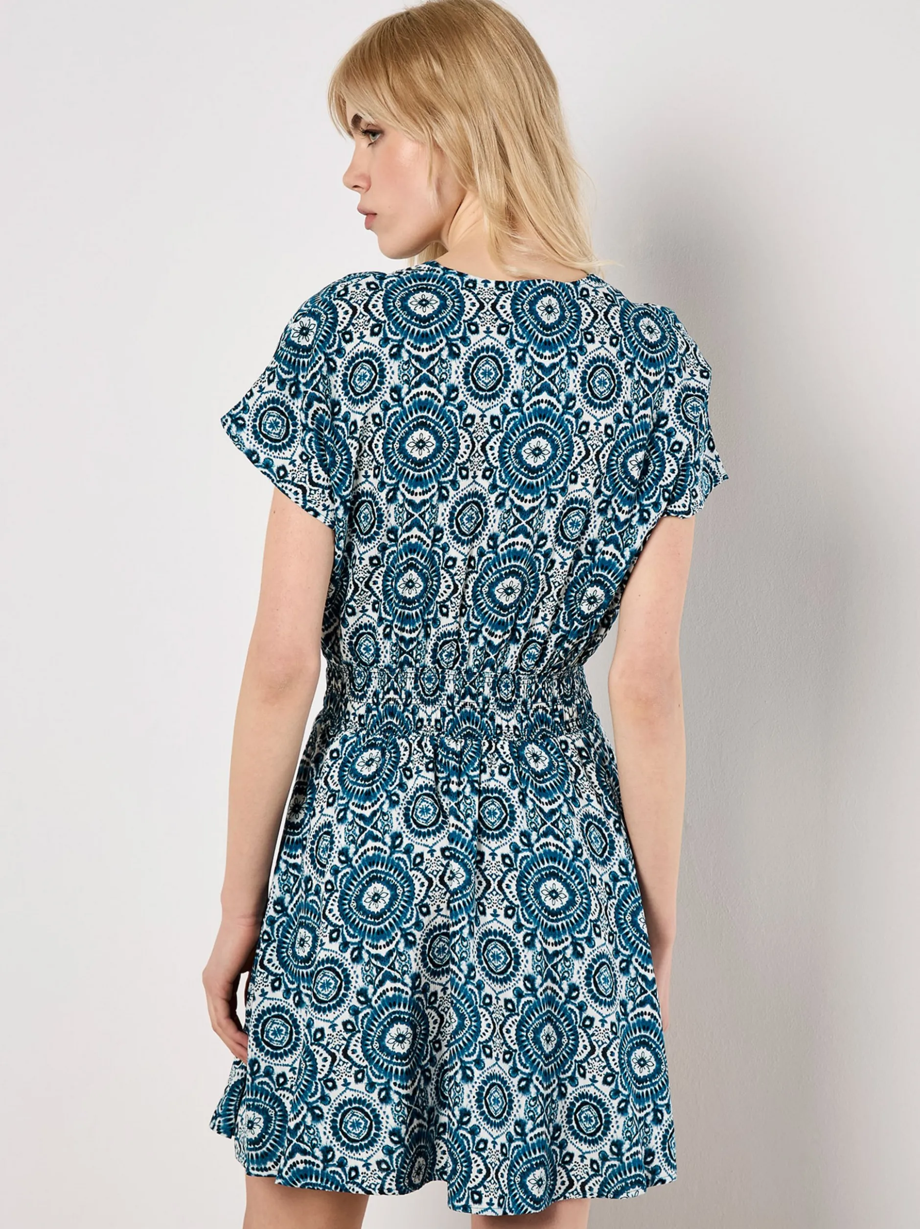 Apricot Damen Minikleid in blau - Länge: knielang