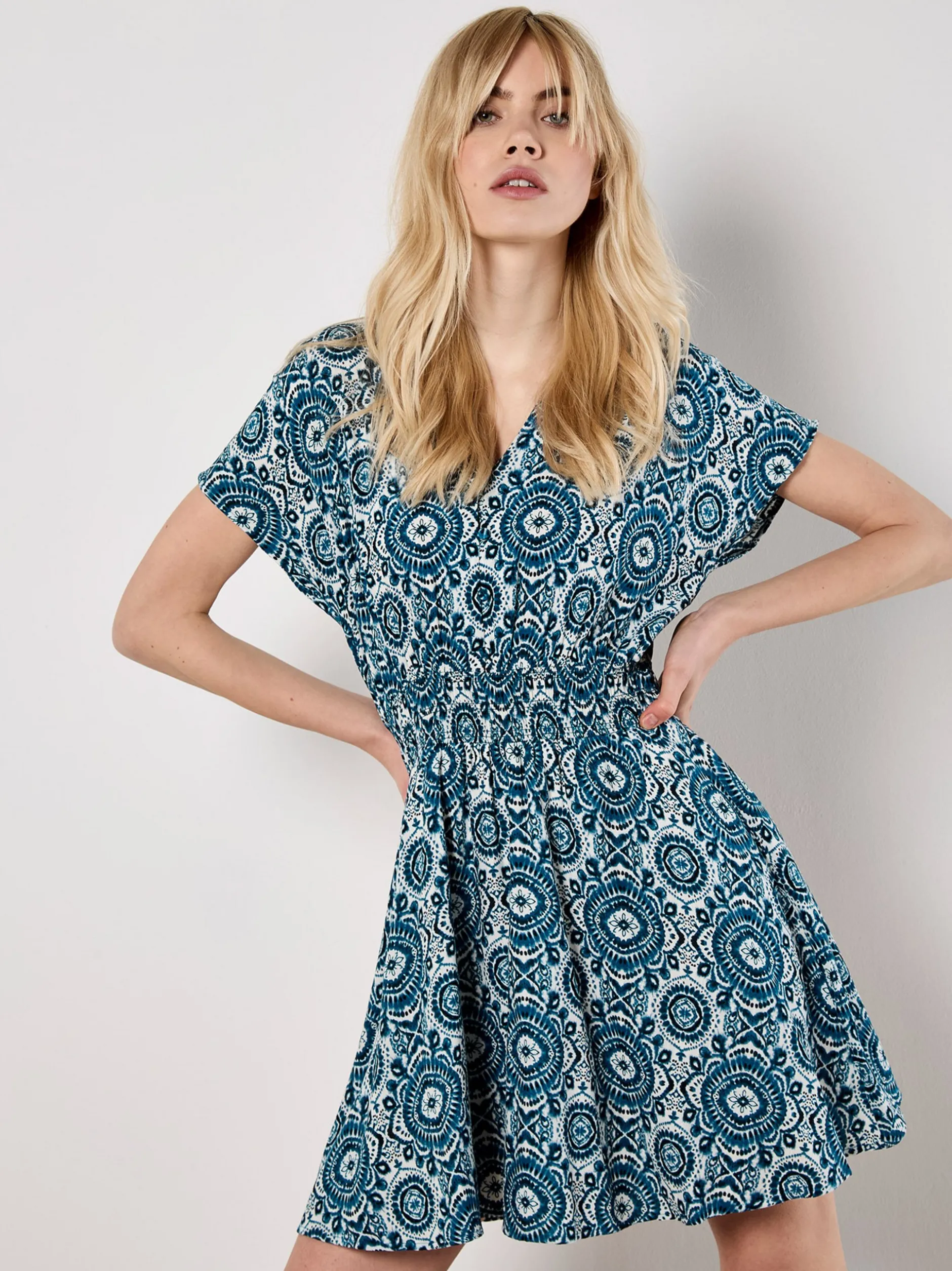 Apricot Damen Minikleid in blau - Länge: knielang