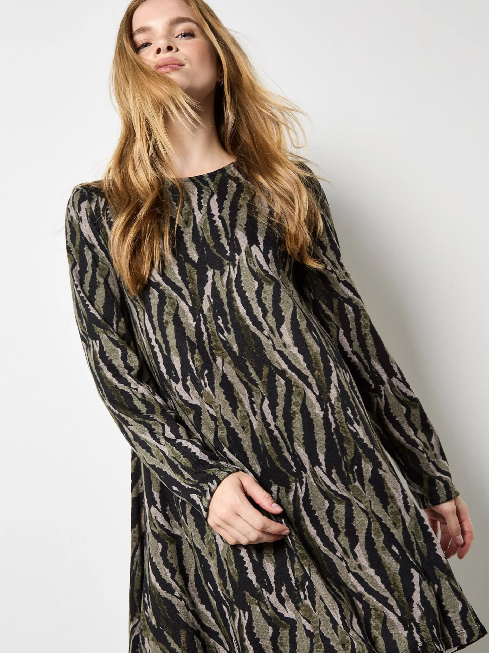 Apricot Damen Minikleid in grün khaki - Länge: kurz