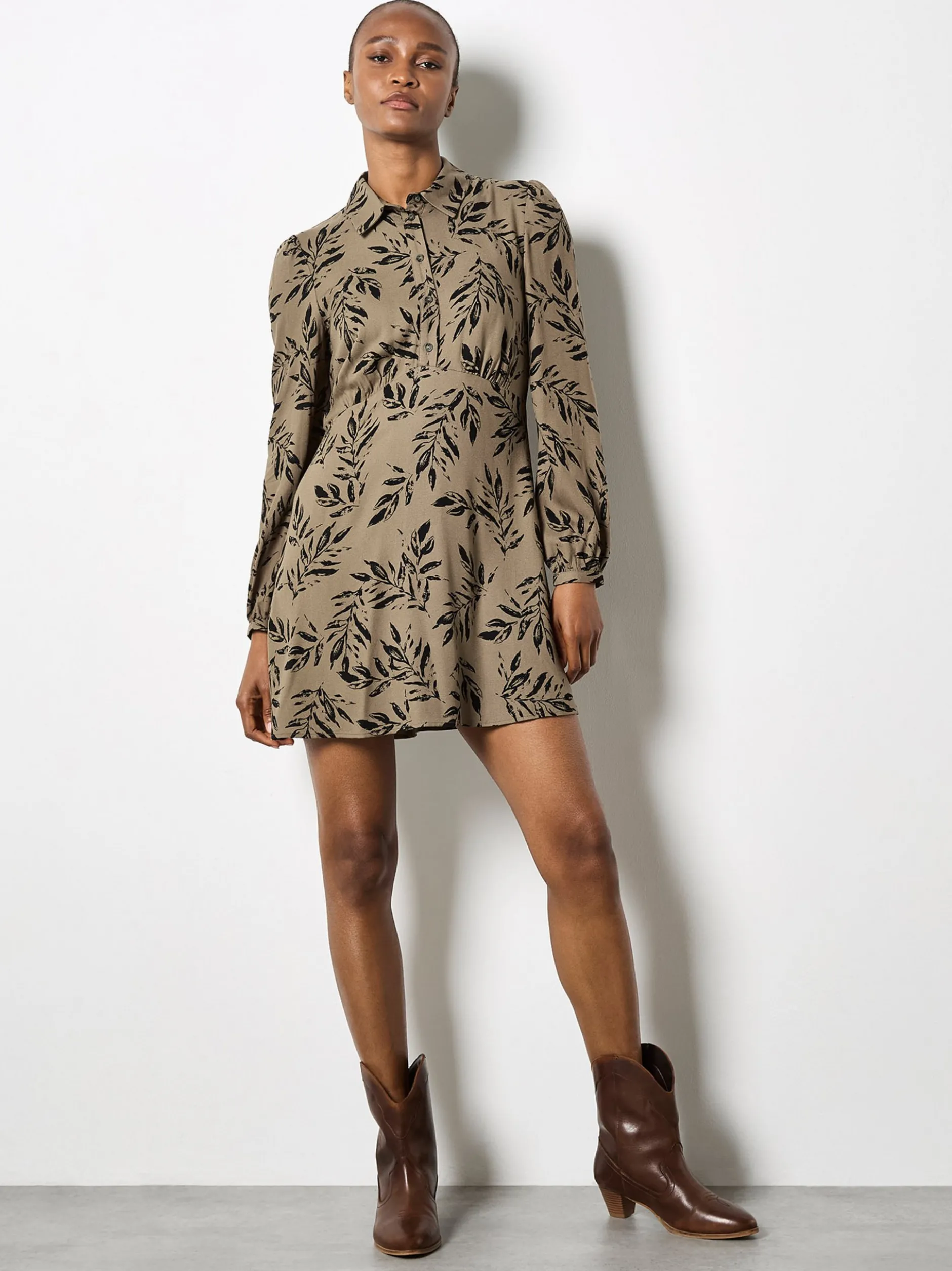 Apricot Damen Minikleid in grün khaki - Länge: kurz