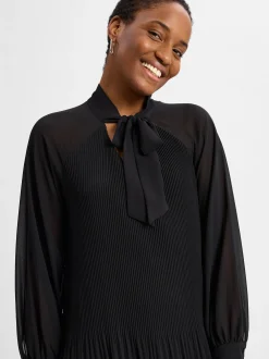 comma Damen Kleid in schwarz - Ärmel: langarm