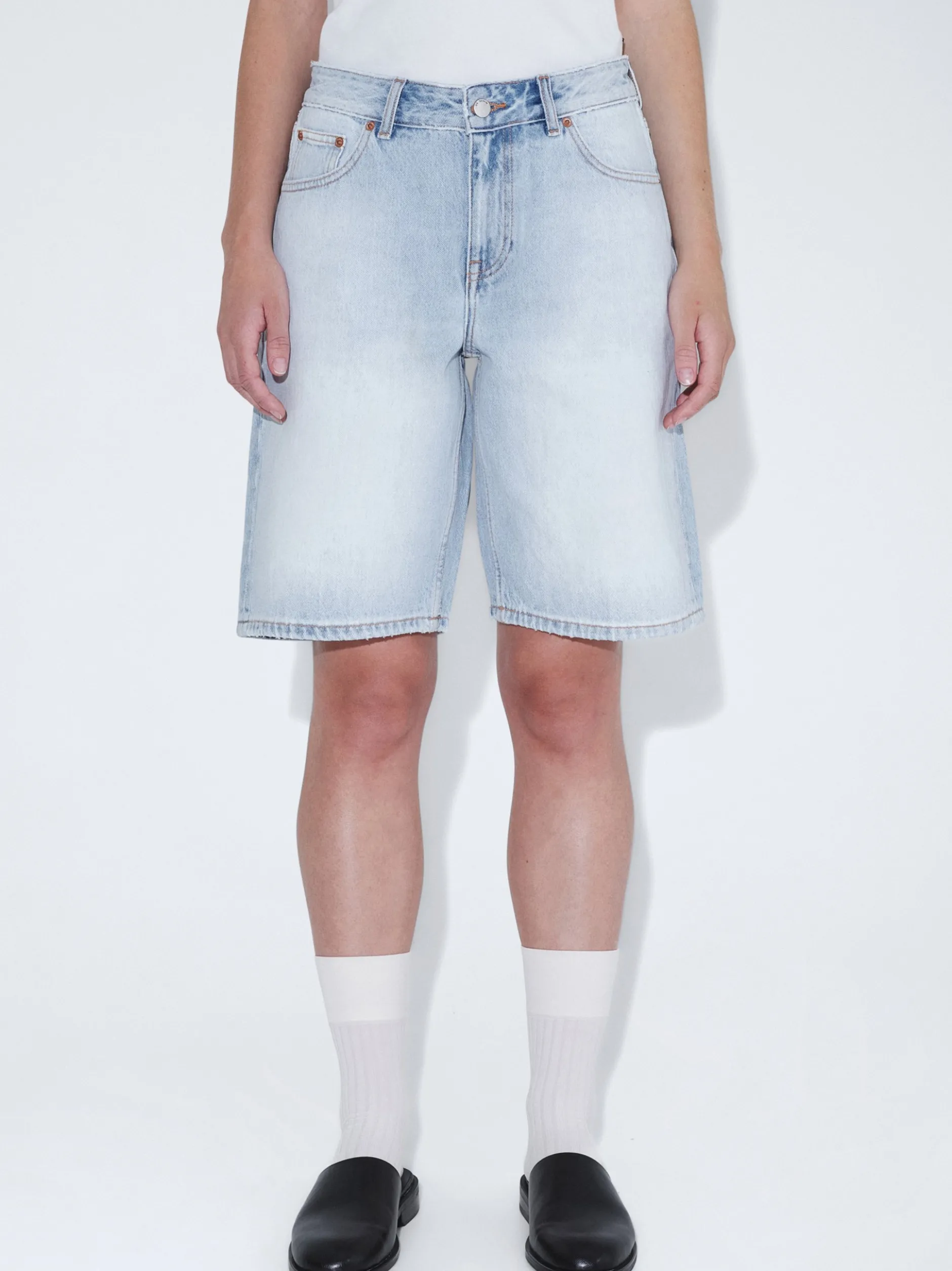 Dr. Denim Damen Shorts – Asra in bleached