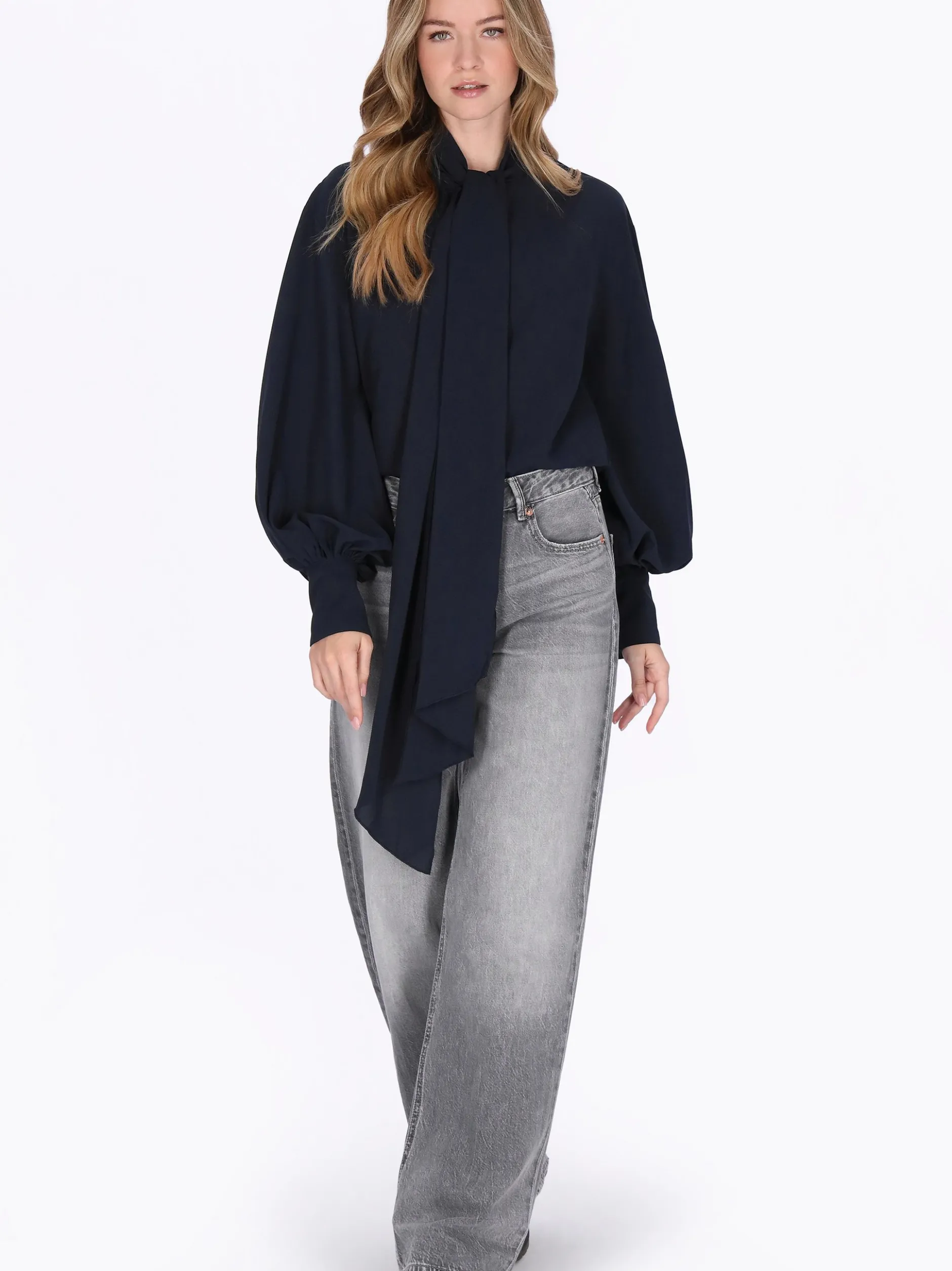 Dreimaster Damen Bluse in schwarz