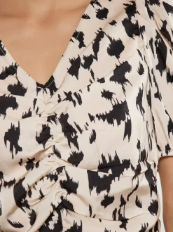 Faina Damen Bluse in beige - Ausschnitt: V-Ausschnitt