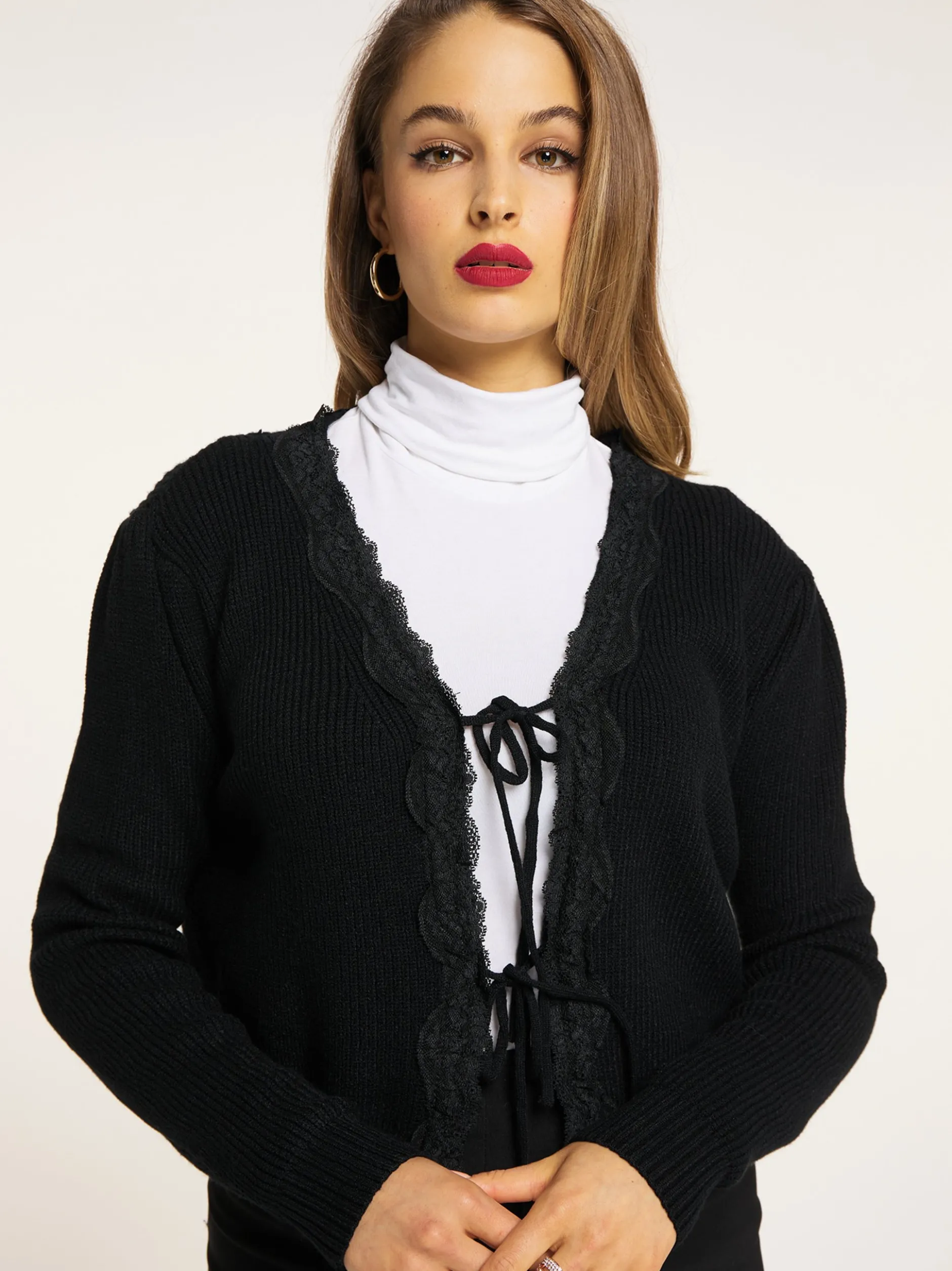 Faina Damen Strickjacke in schwarz