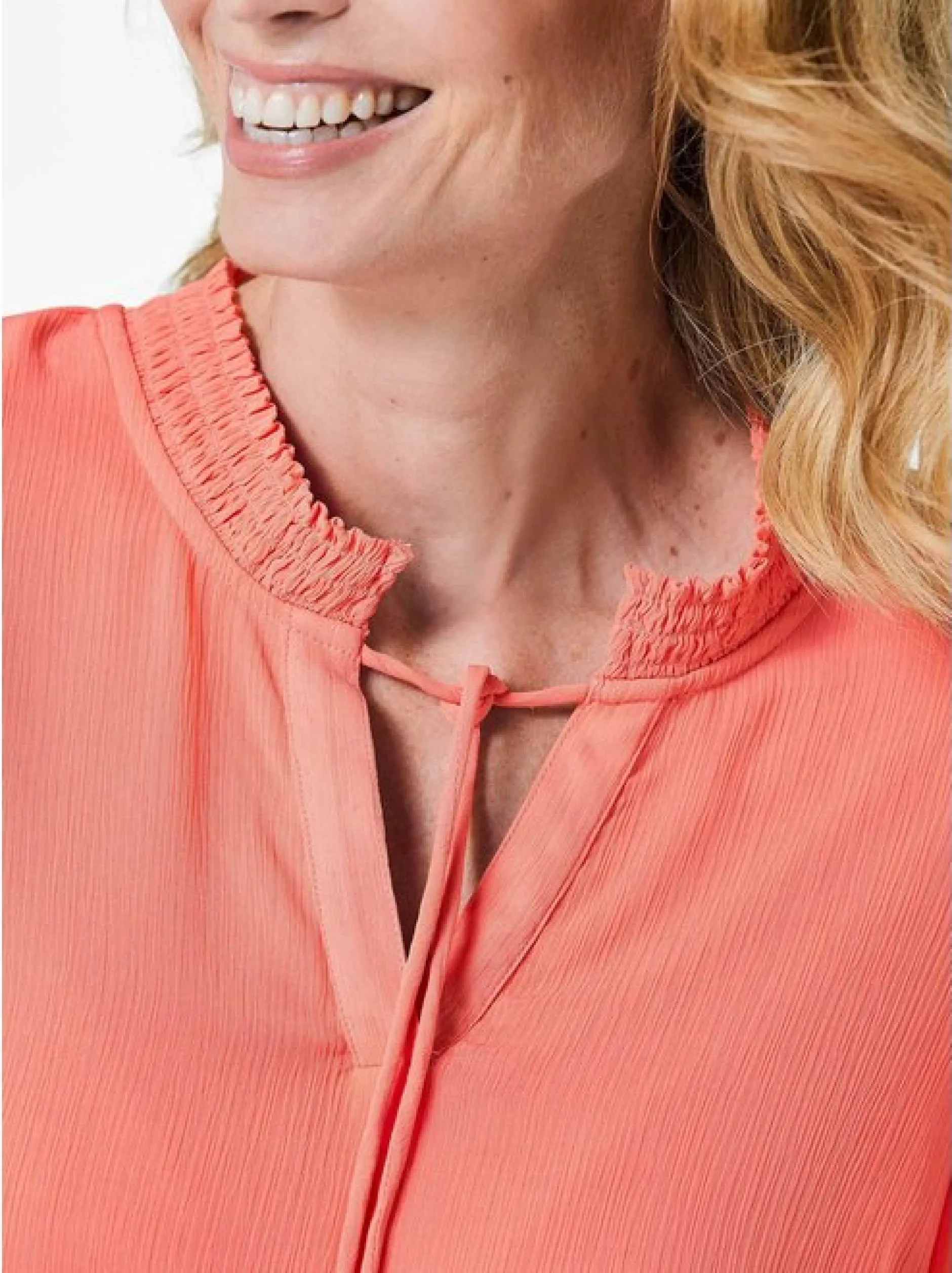 Goldner Damen Chiffon Blusen - Kurzgröße in koralle