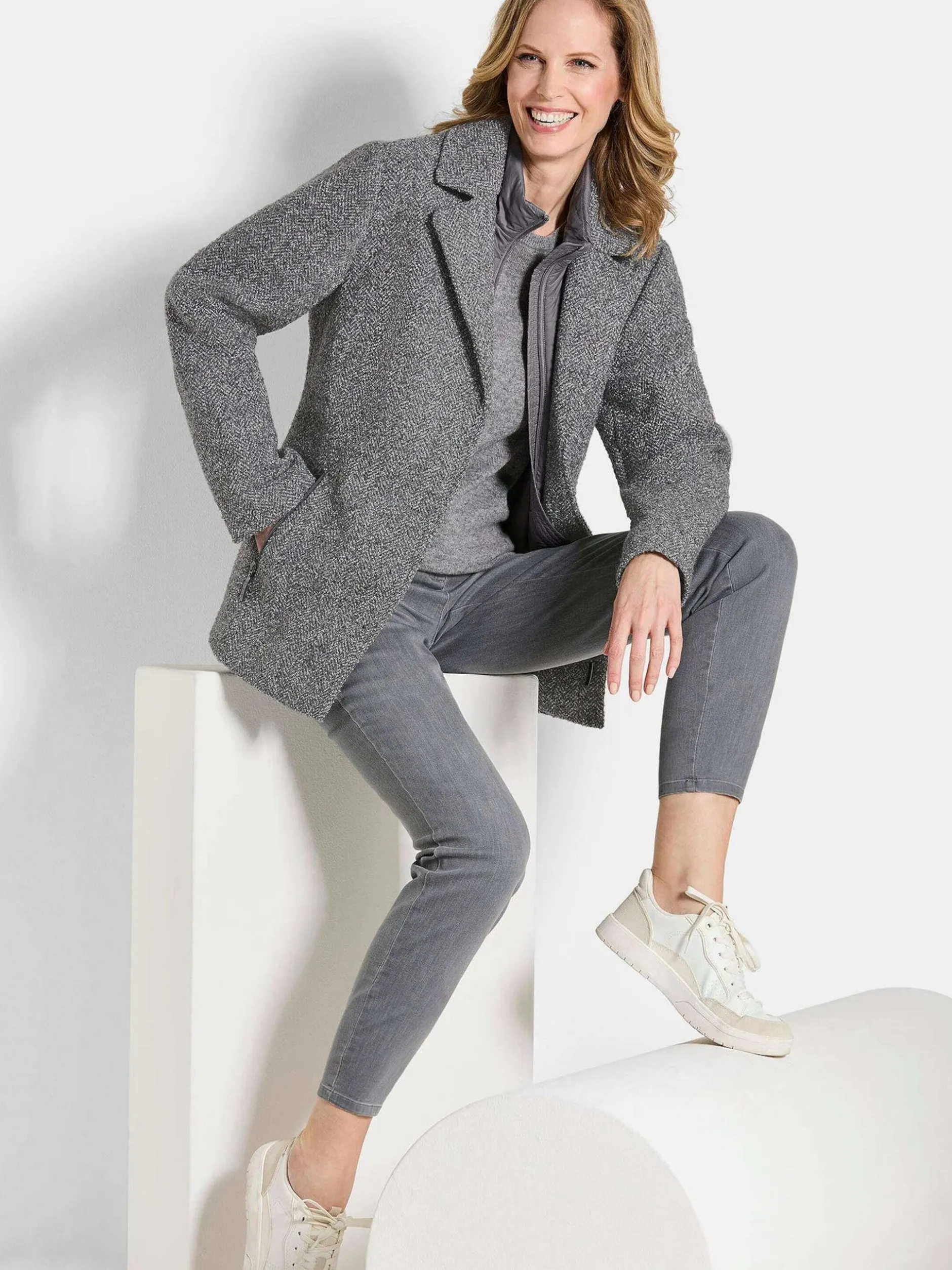 Goldner Damen Jacken in grau