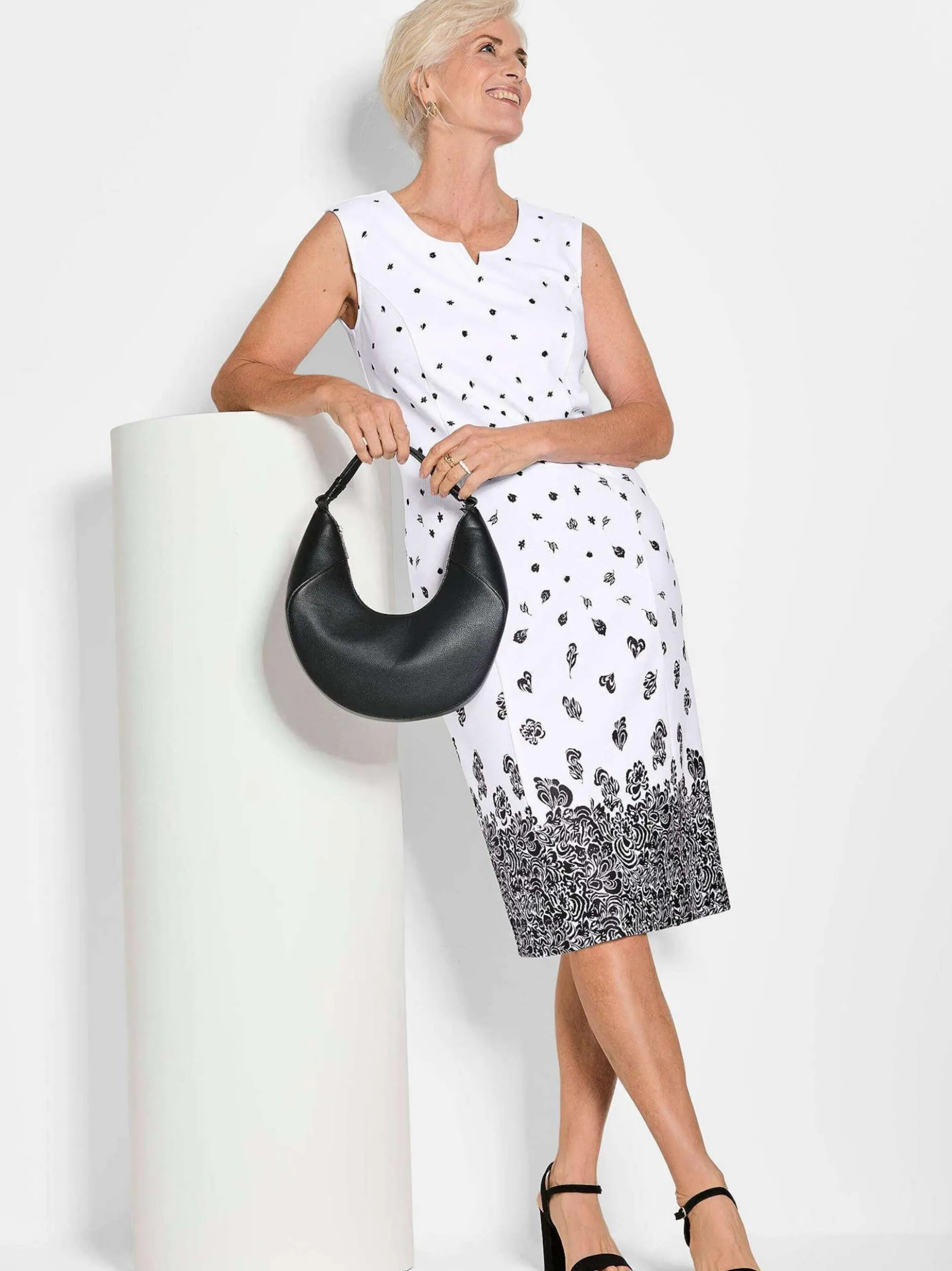 Goldner Damen Kleid - Kurzgröße in schwarz weiß