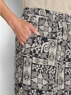 Goldner Damen Stoffhosen - Kurzgröße in schwarz