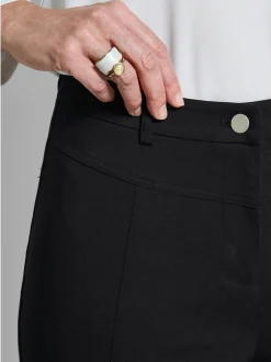Goldner Damen Stoffhosen - Kurzgröße in schwarz