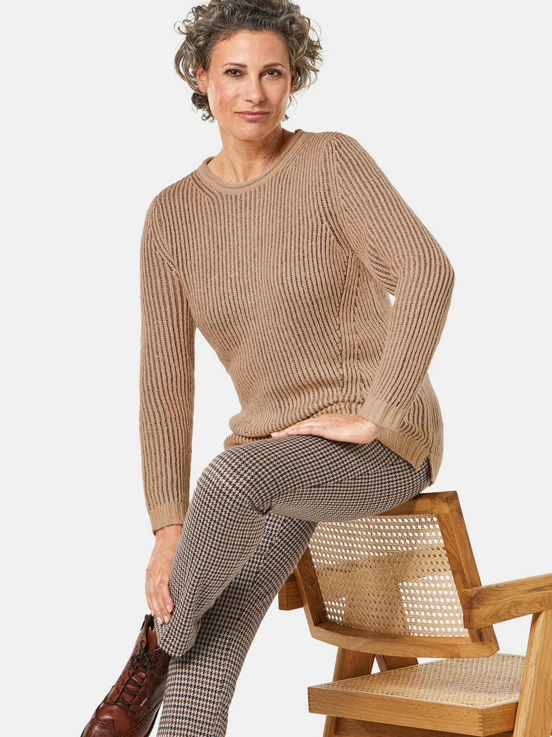Goldner Damen Strickpullover - Kurzgröße in braun