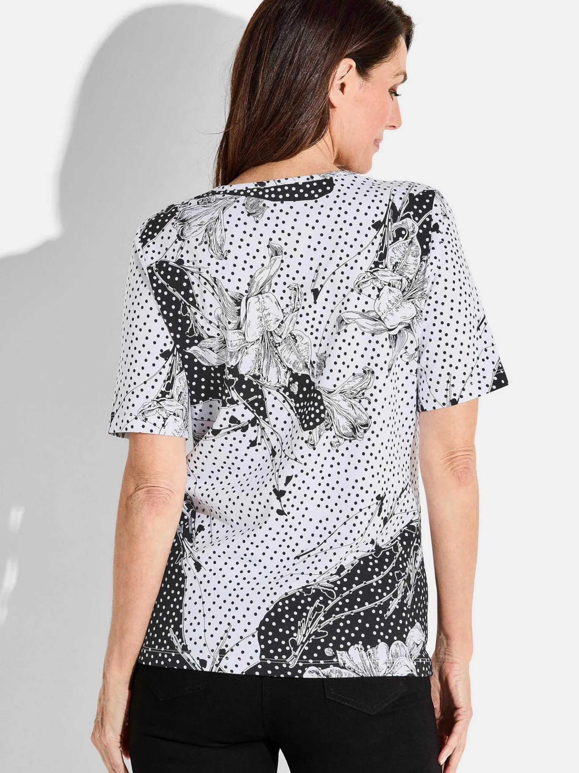 Goldner Damen T-Shirt - Kurzgröße in schwarz weiß