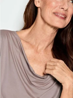 Goldner Damen T-Shirt - Kurzgröße in taupe