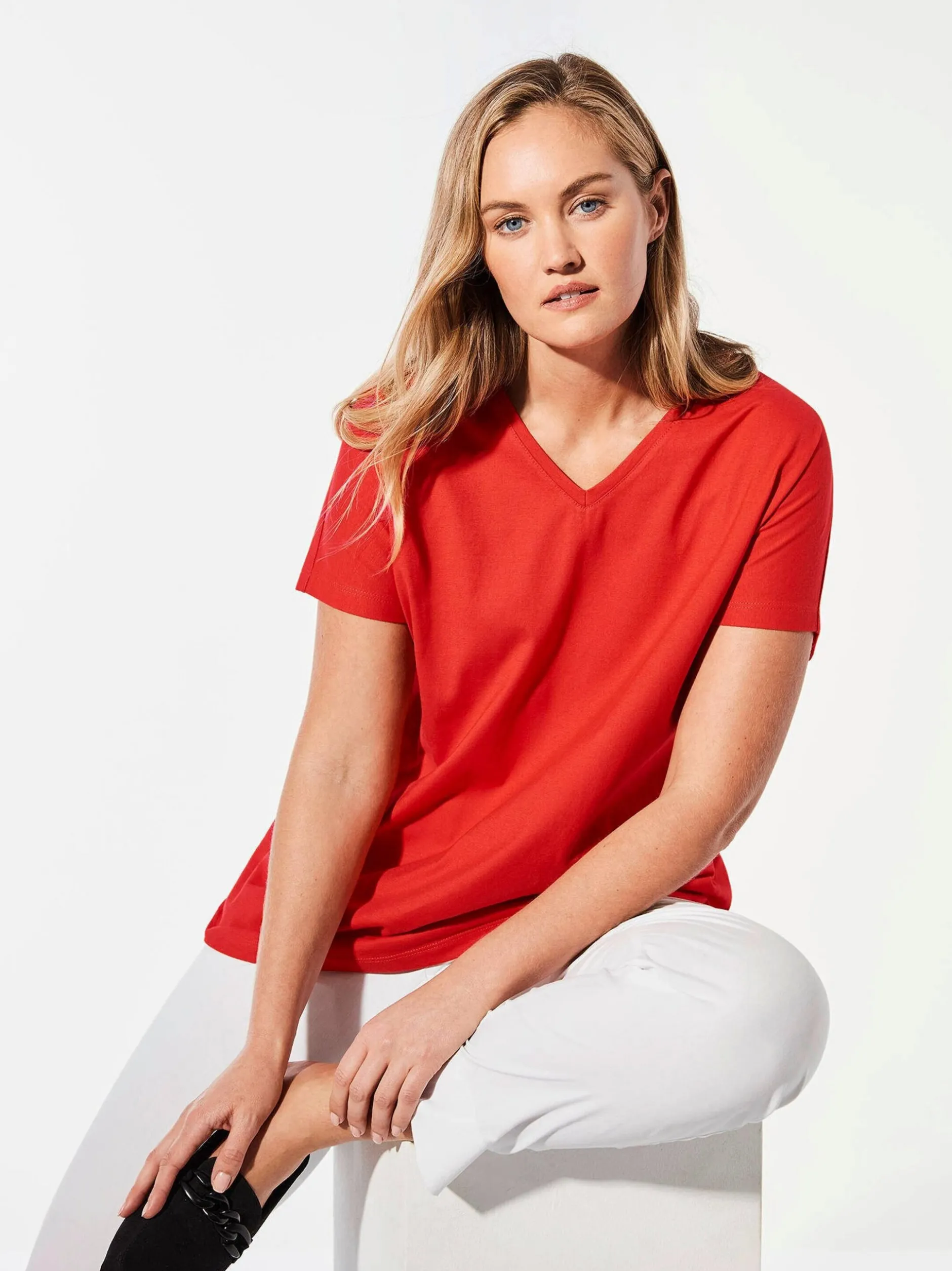 Goldner Damen T-Shirts - Kurzgröße in rot