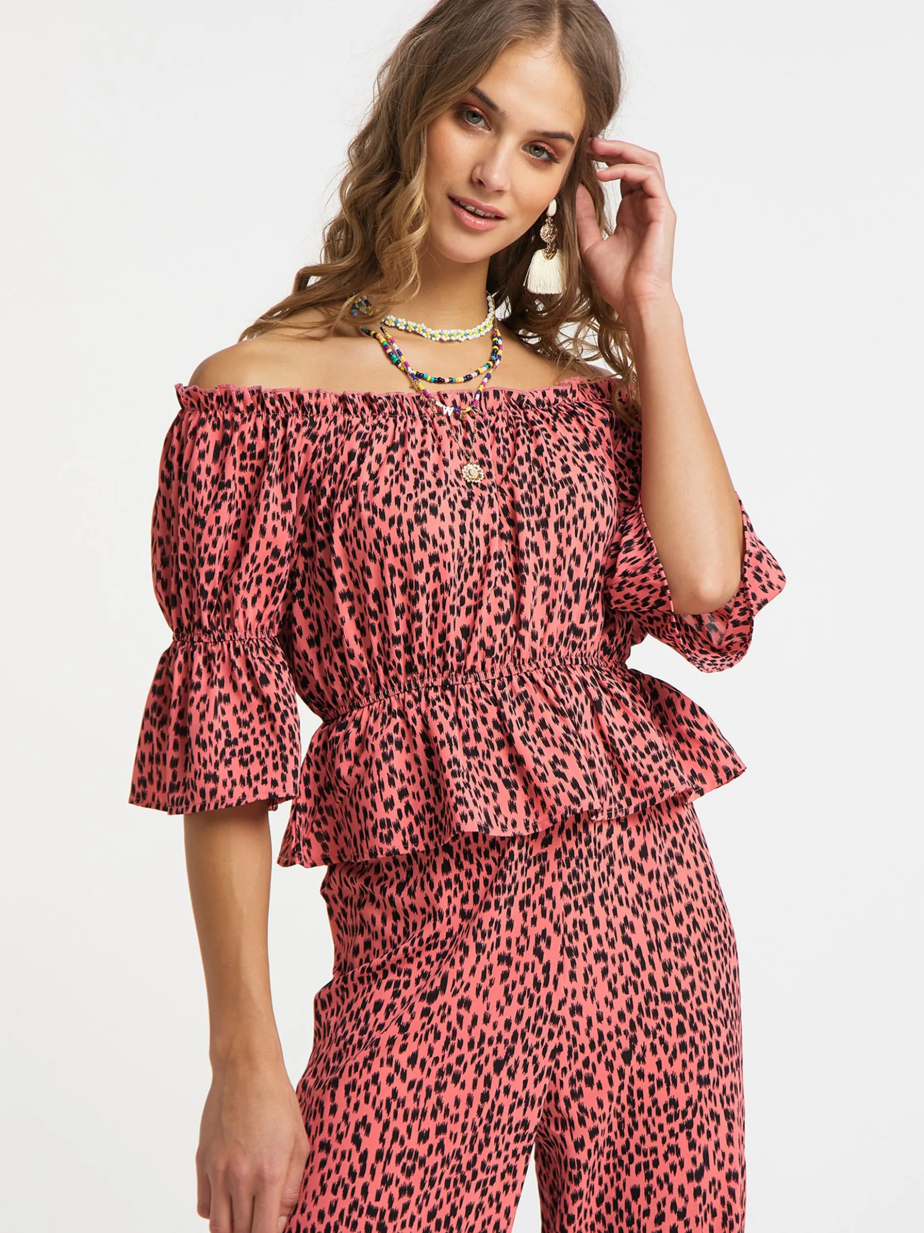 IZIA Damen Carmenbluse in pink - Ausschnitt: Carmen