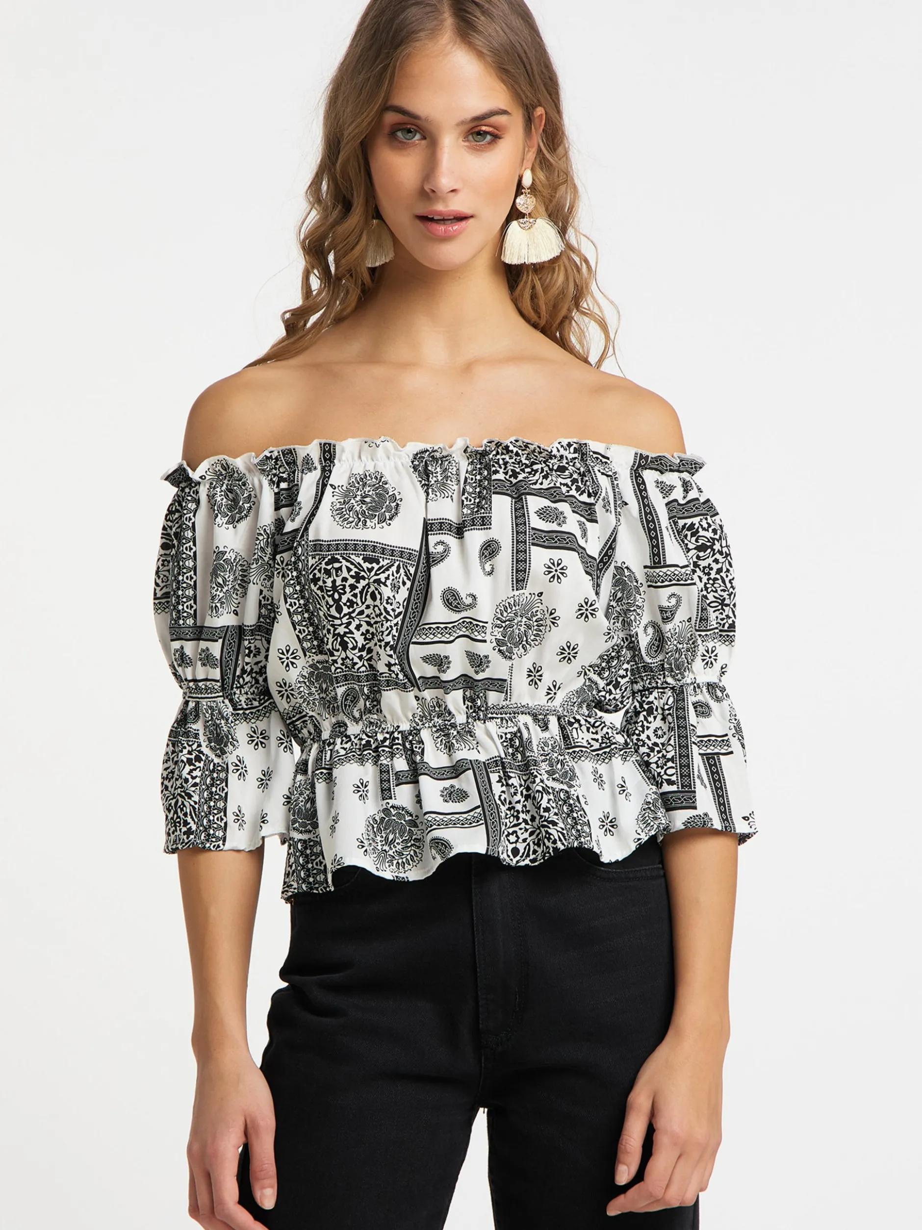 IZIA Damen Carmenbluse in schwarz - Ausschnitt: Carmen