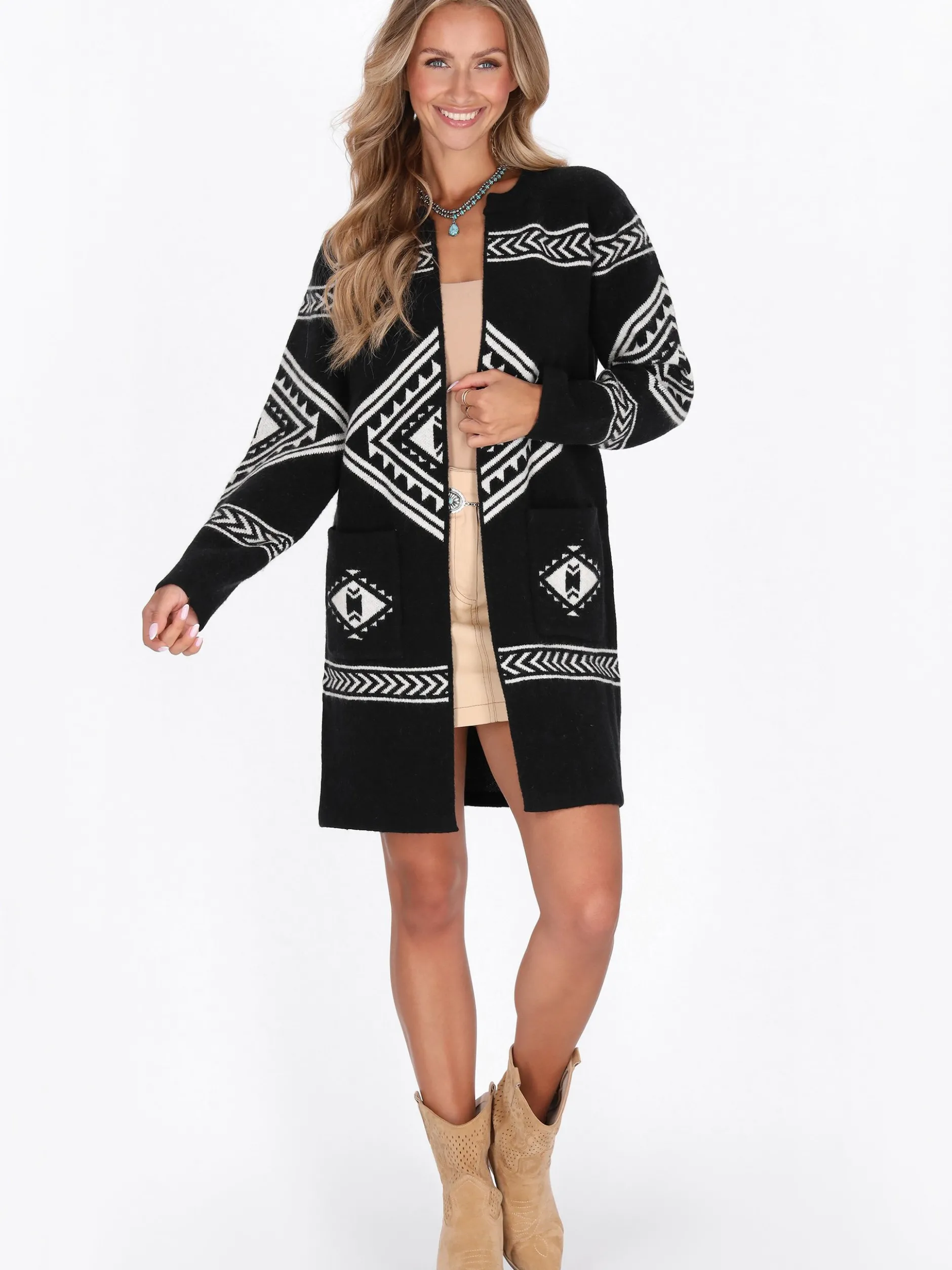 IZIA Damen Strickjacke in schwarz - Ausschnitt: Rundhals