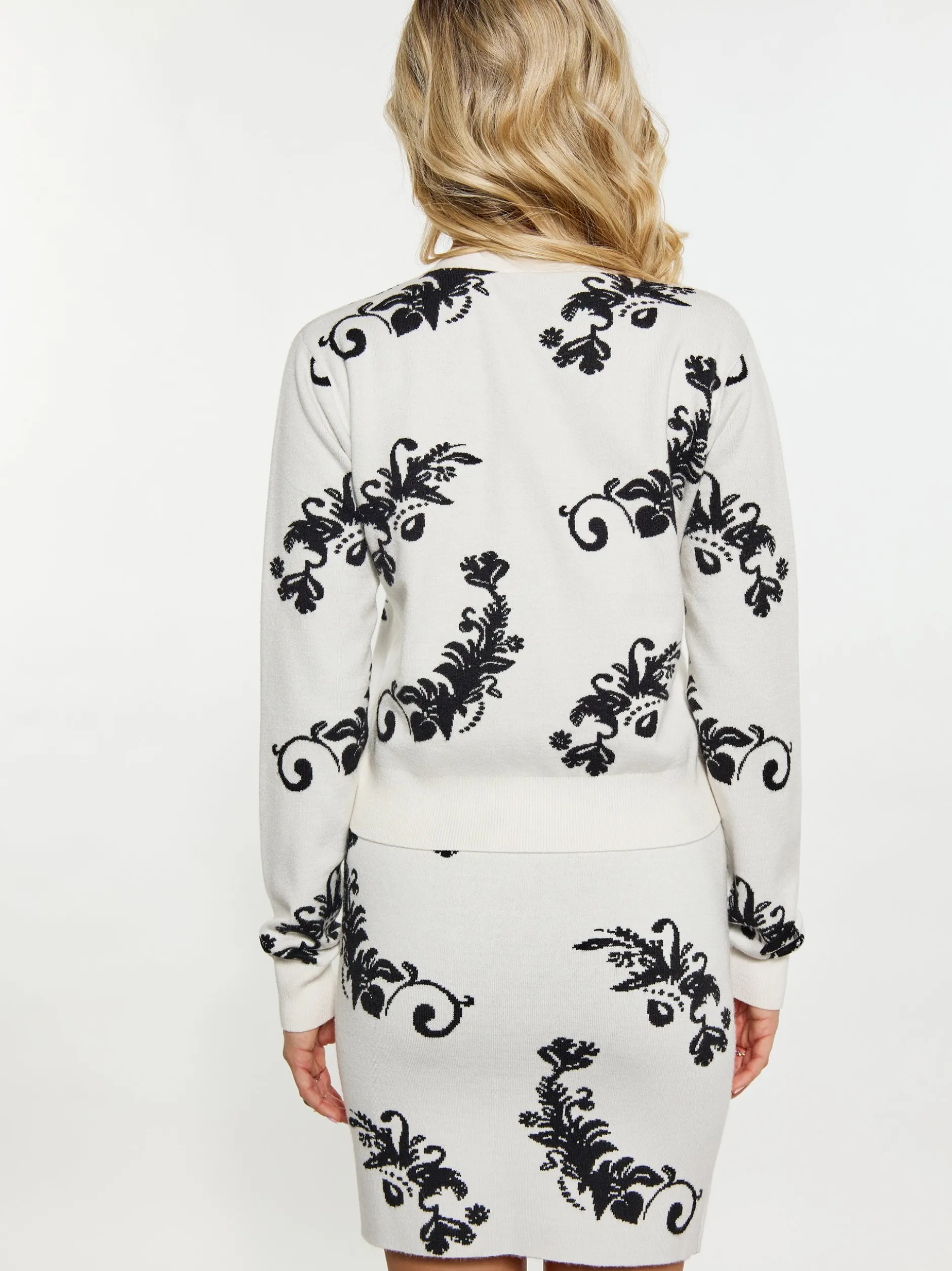 IZIA Damen Strickjacke in weiß