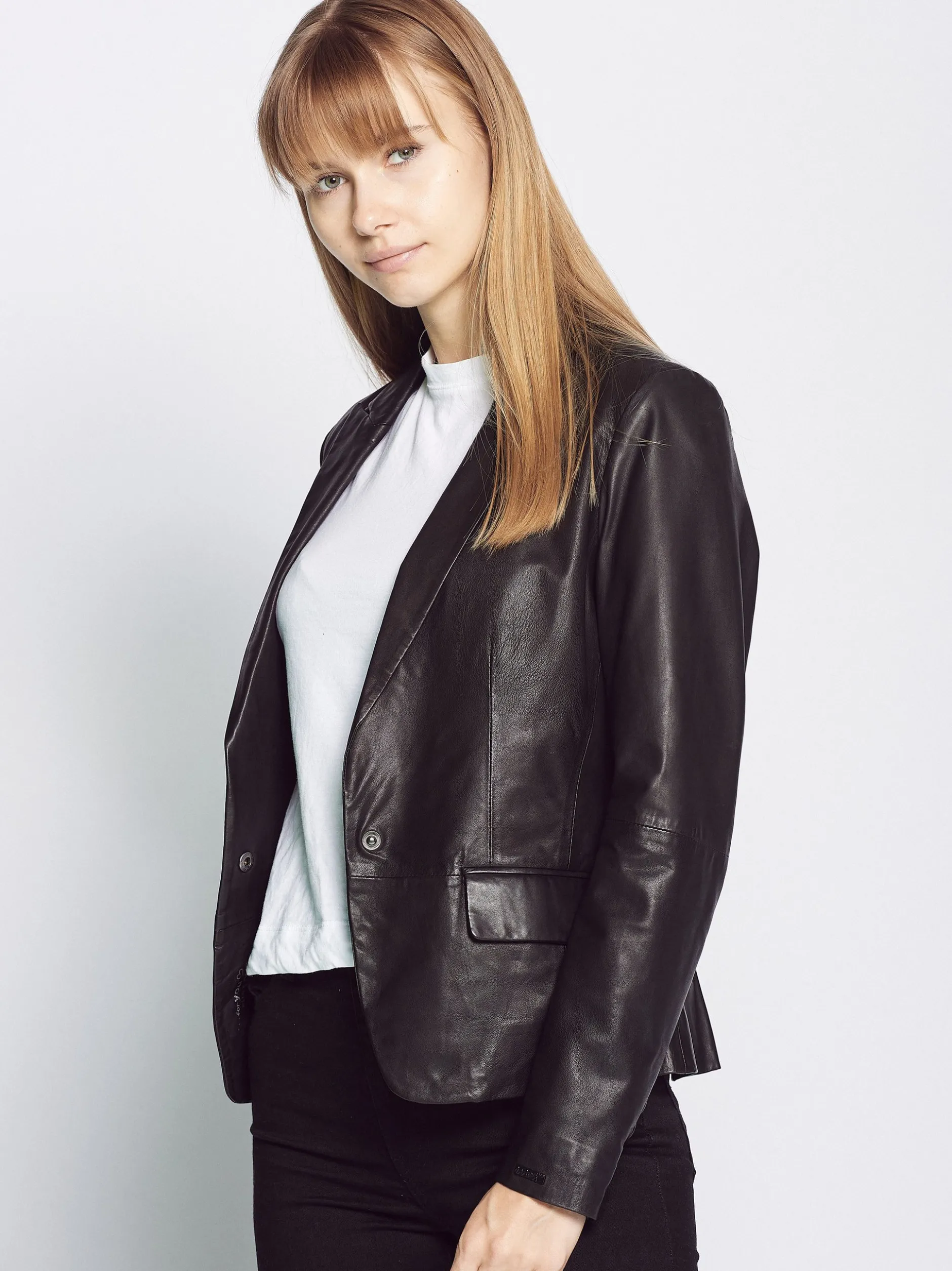 Maze Damen Lederblazer in schwarz