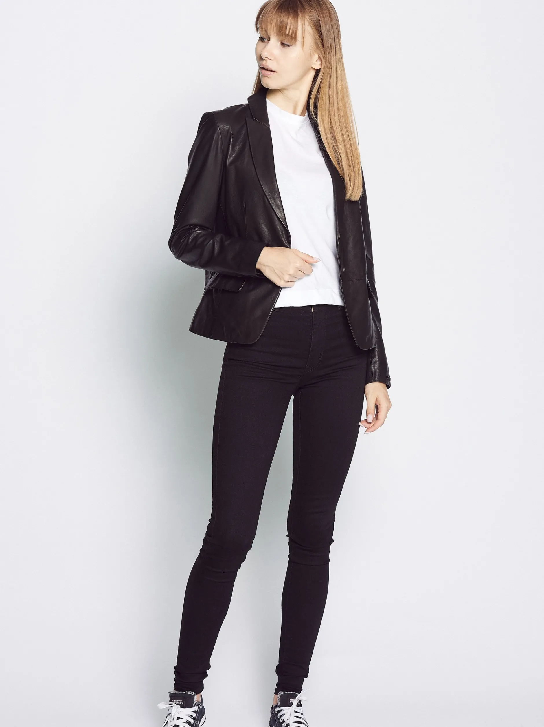 Maze Damen Lederblazer in schwarz