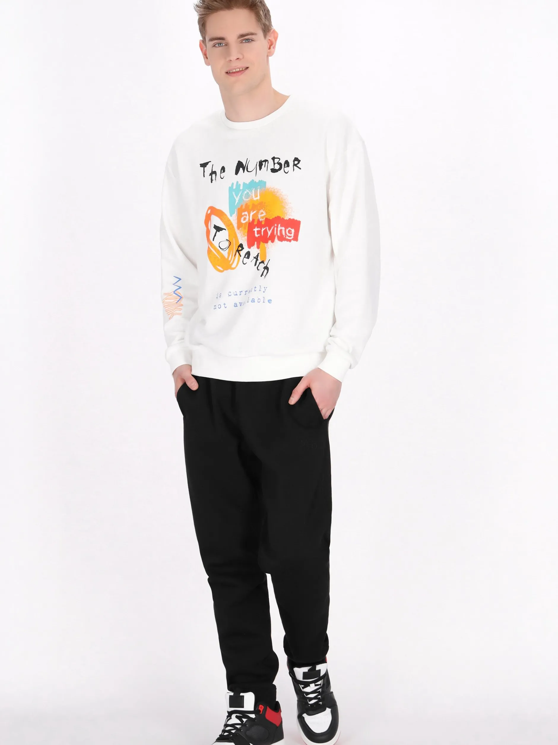 Mo Herren Sweatshirt in weiß - Ausschnitt: Rundhals