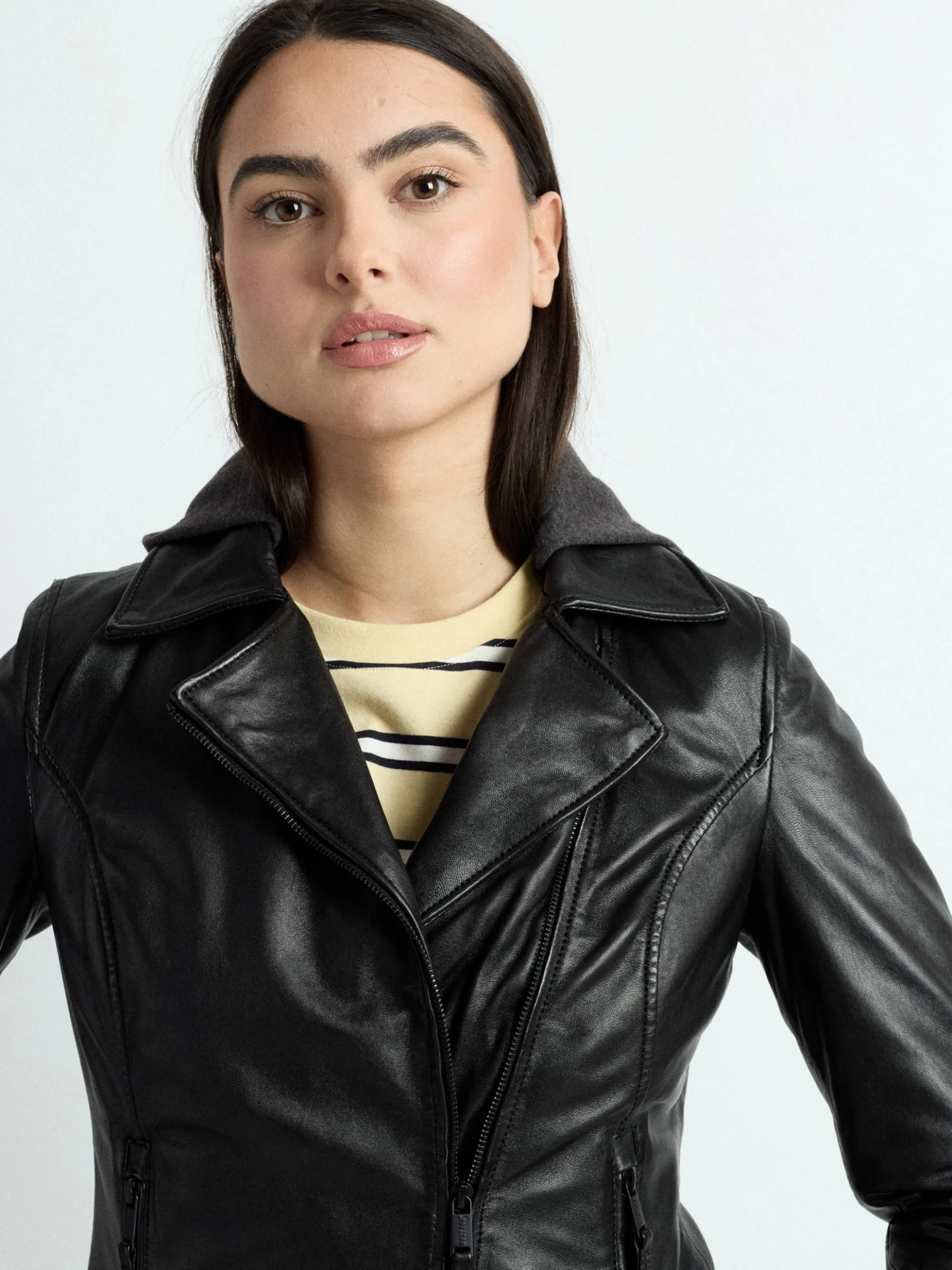 Mustang Damen Lederjacke in schwarz