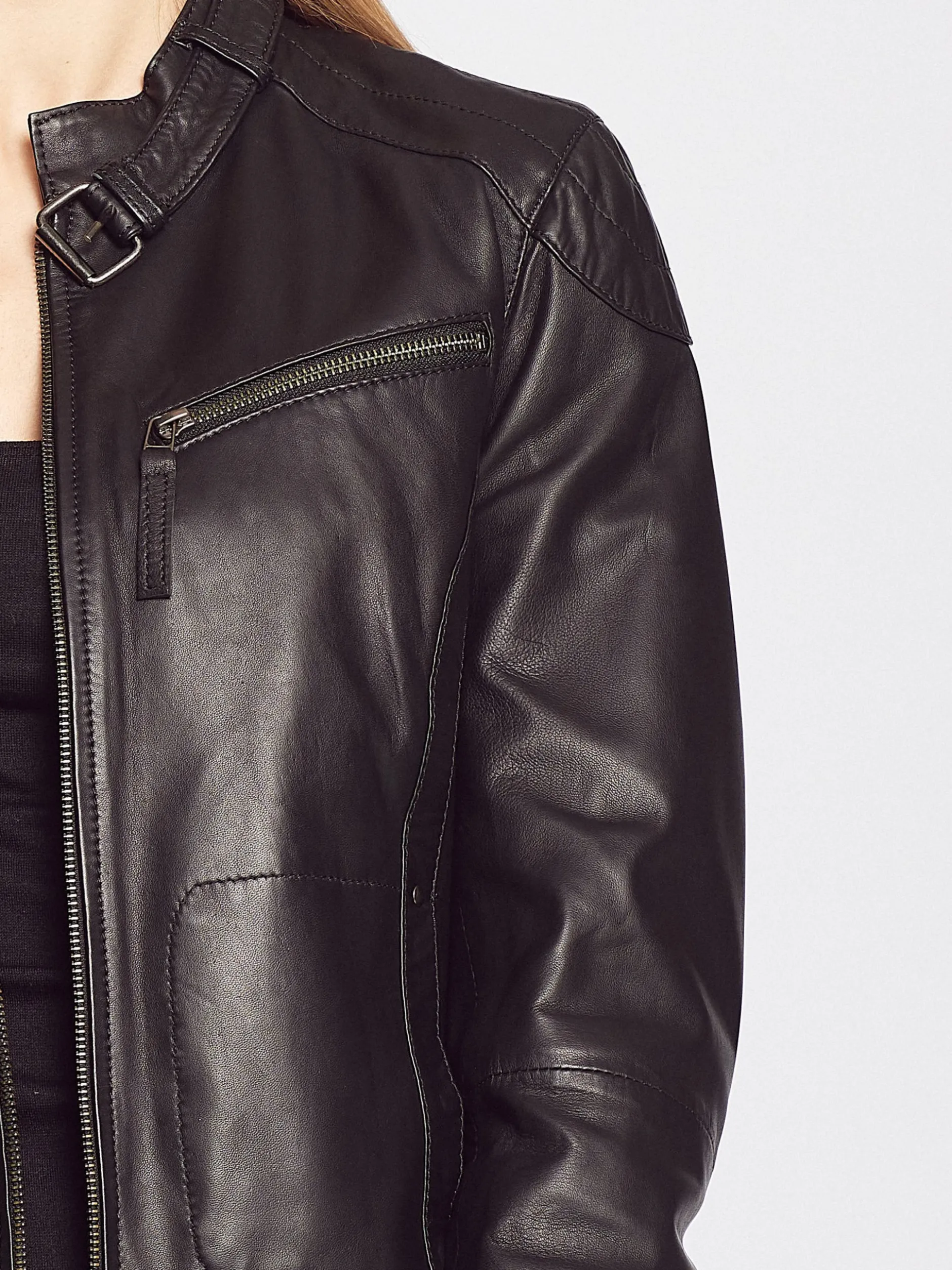 Mustang Damen Lederjacke in schwarz