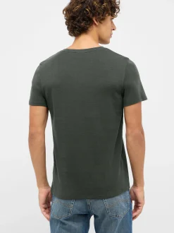 Mustang Herren T-Shirt in oliv - Ausschnitt: Rundhals