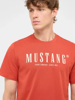 Mustang Herren T-Shirt in rot - Ausschnitt: Rundhals