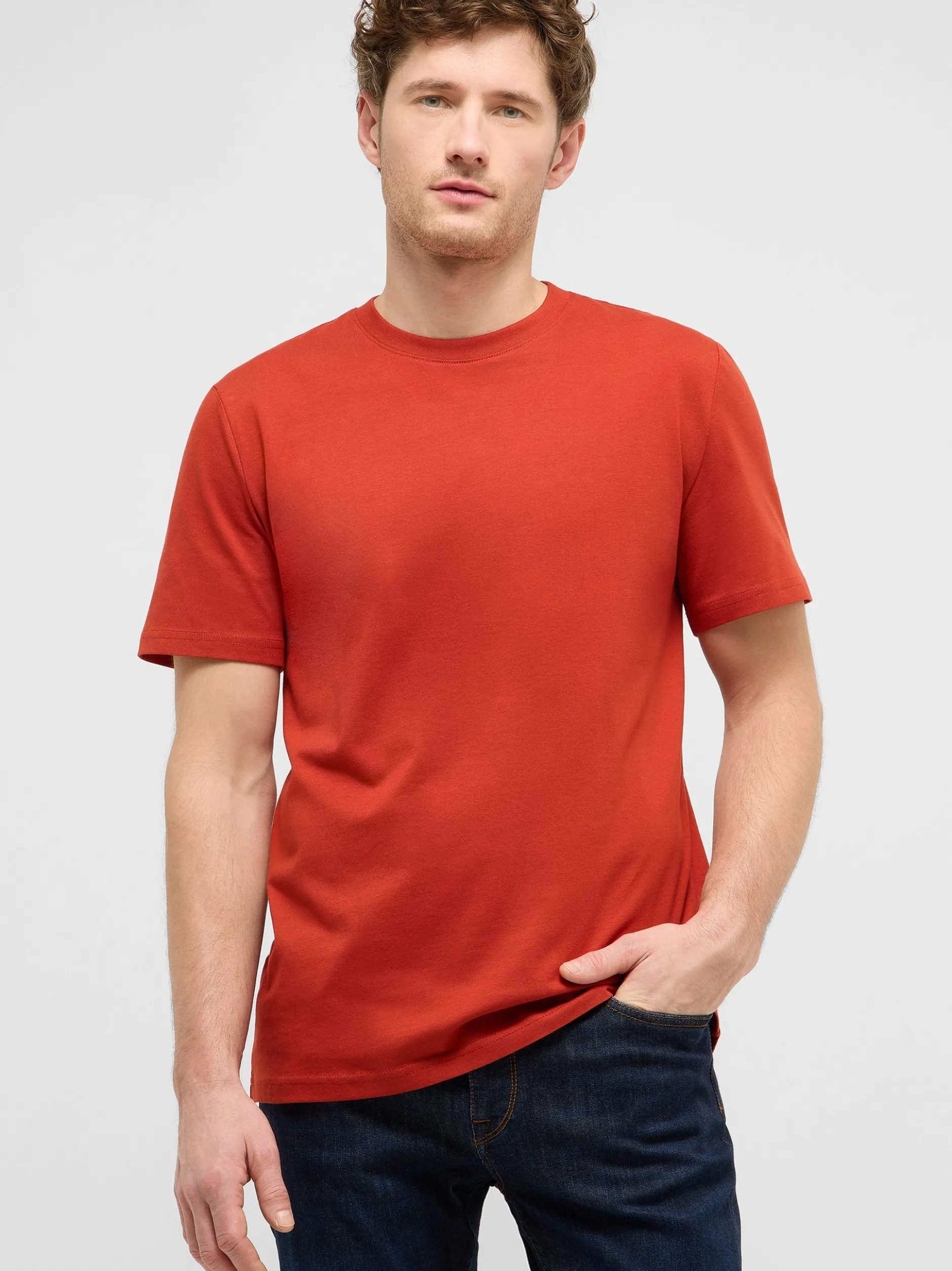 Mustang Herren T-Shirt in rot - Ausschnitt: Rundhals
