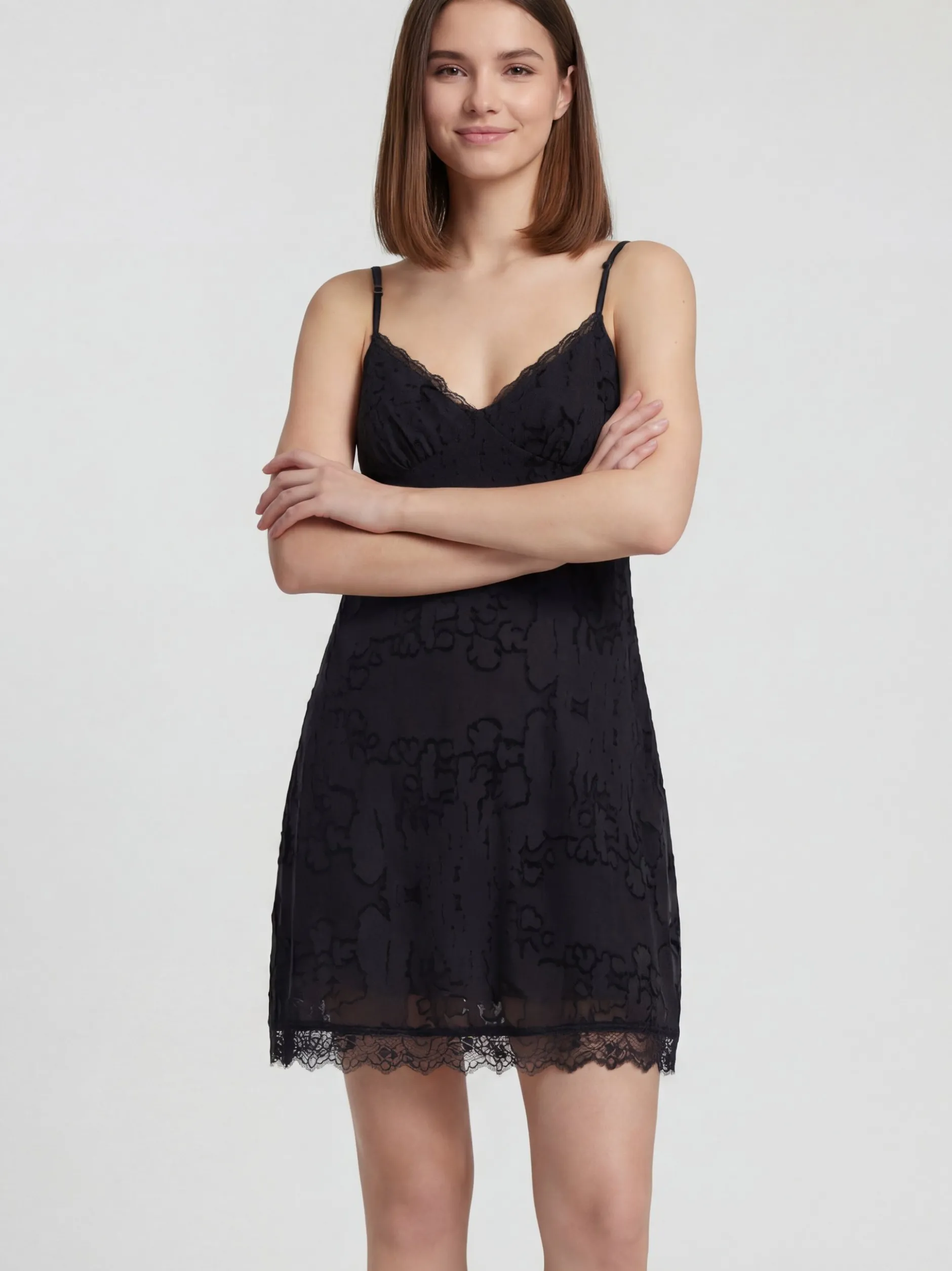MyMo Damen Kleid in schwarz - Länge: mittel