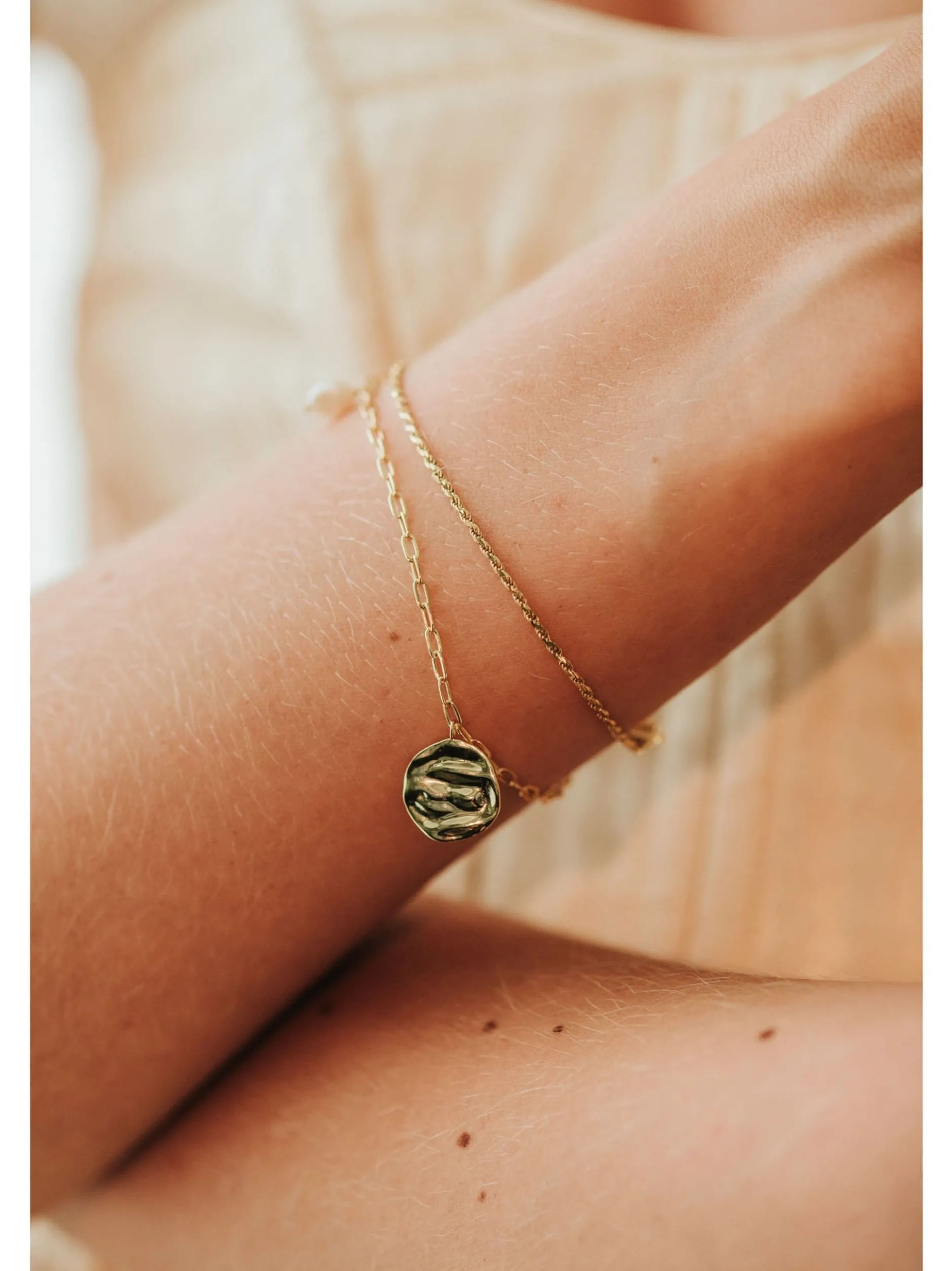 NOELANI Damen Armband in gold