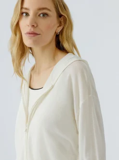 Oui Damen Strickjacke in weiß - Ausschnitt: Kapuze