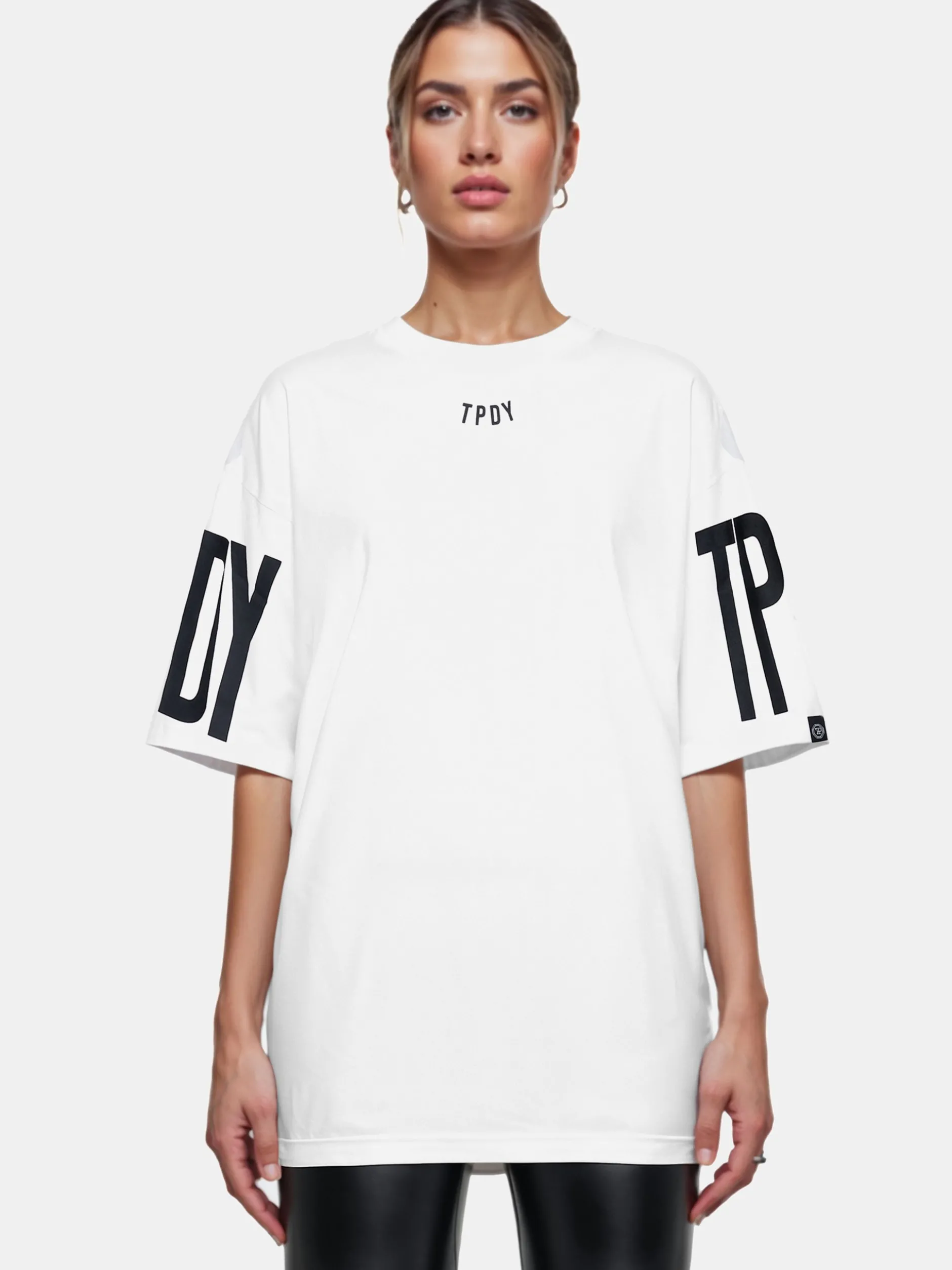 Trueprodigy Damen Oversize-Shirt - Viktor F in weiß
