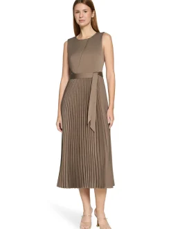 Vera Mont Damen Abendkleid in mocca - Ärmel: ohne Arm