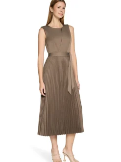 Vera Mont Damen Abendkleid in mocca - Ärmel: ohne Arm
